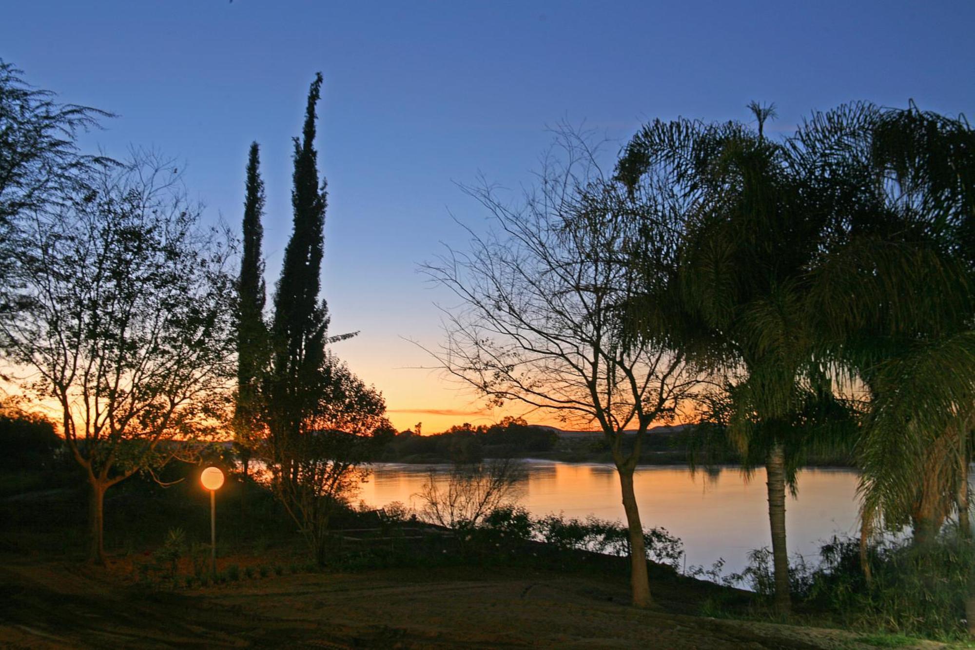 River Place Manor Upington Exteriör bild