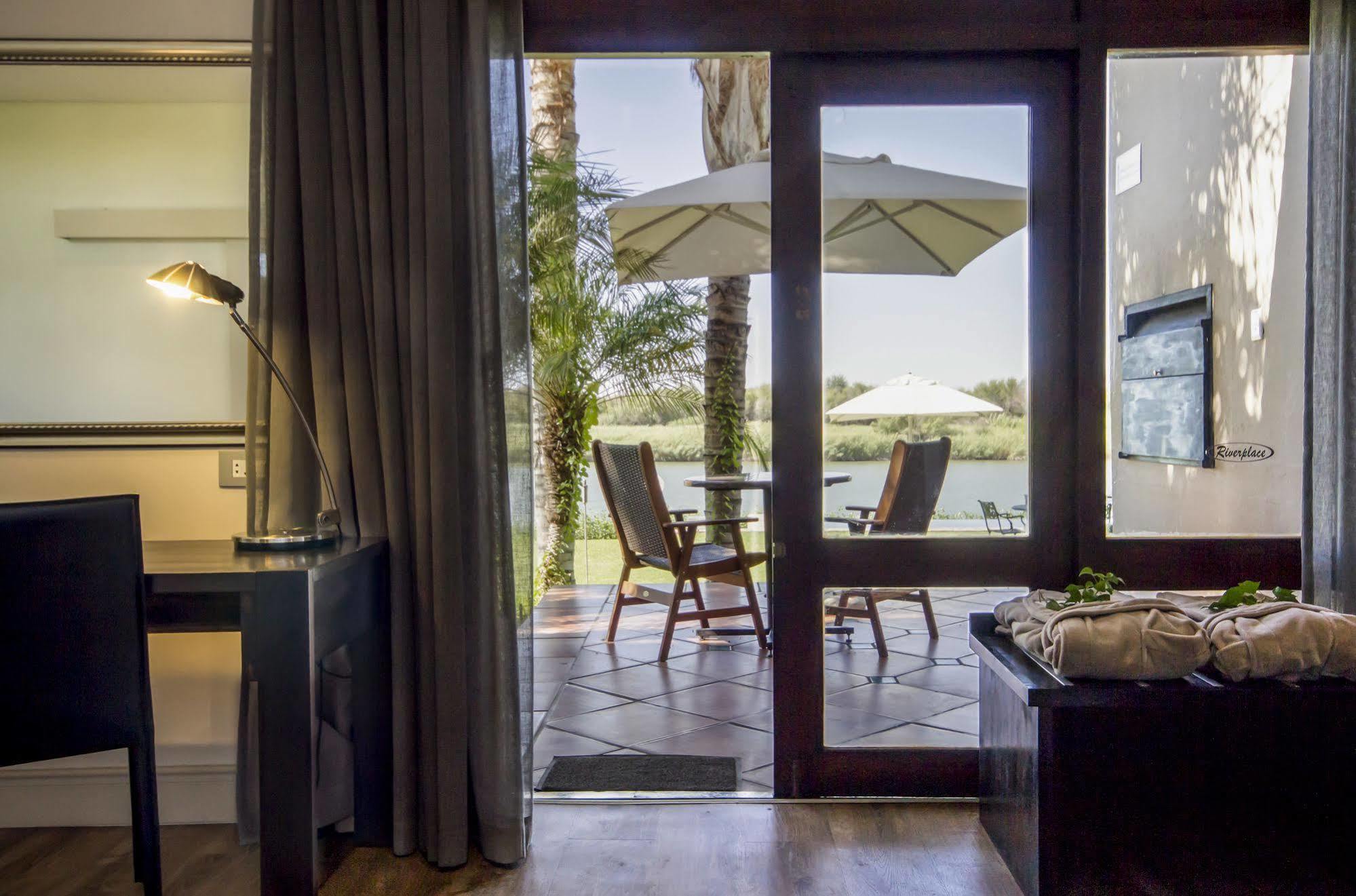 River Place Manor Upington Exteriör bild