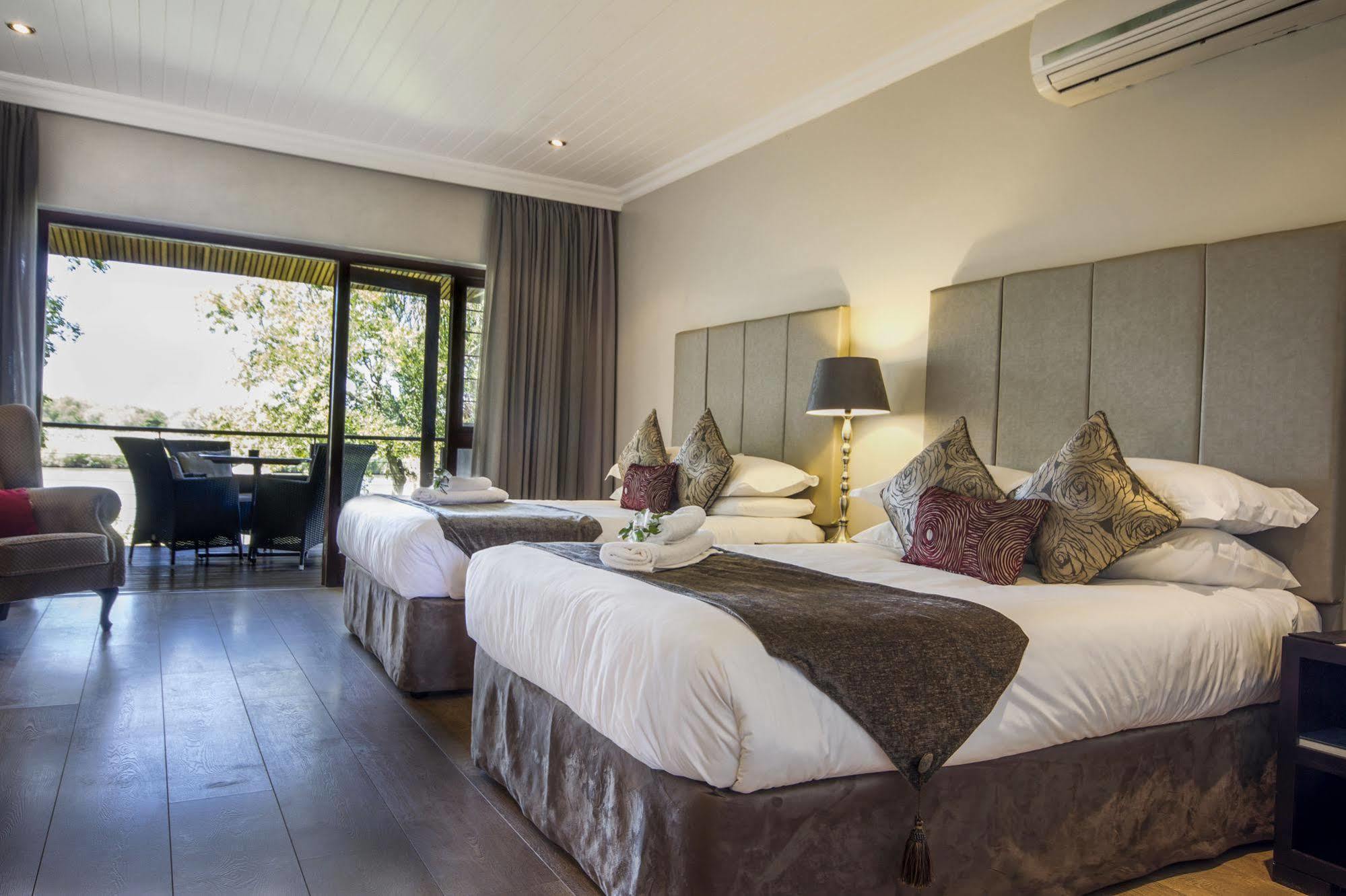 River Place Manor Upington Exteriör bild
