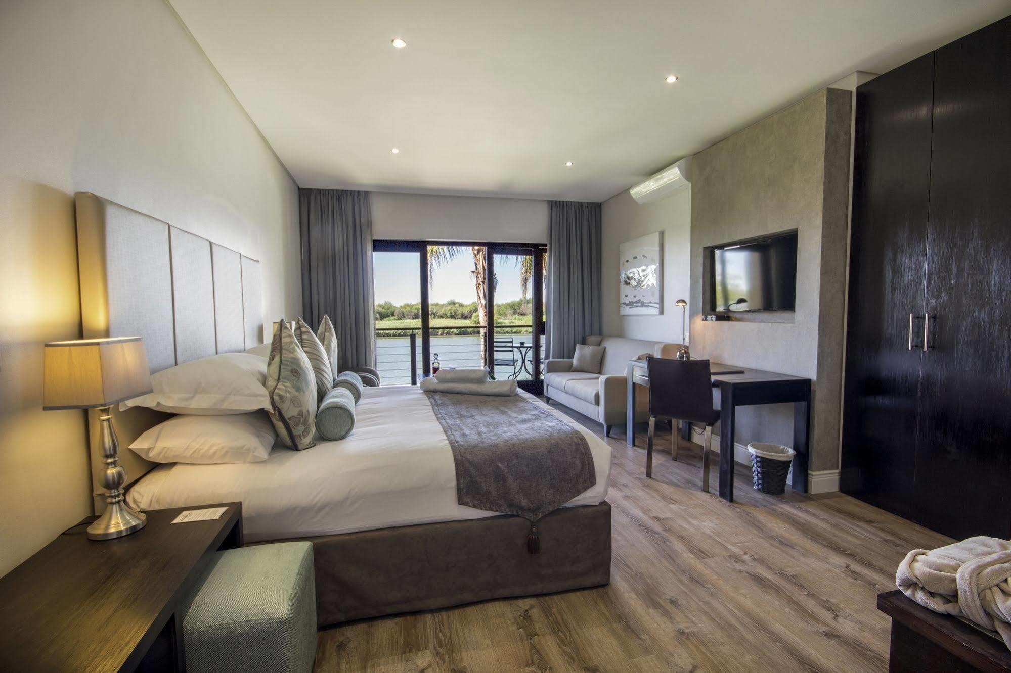 River Place Manor Upington Exteriör bild