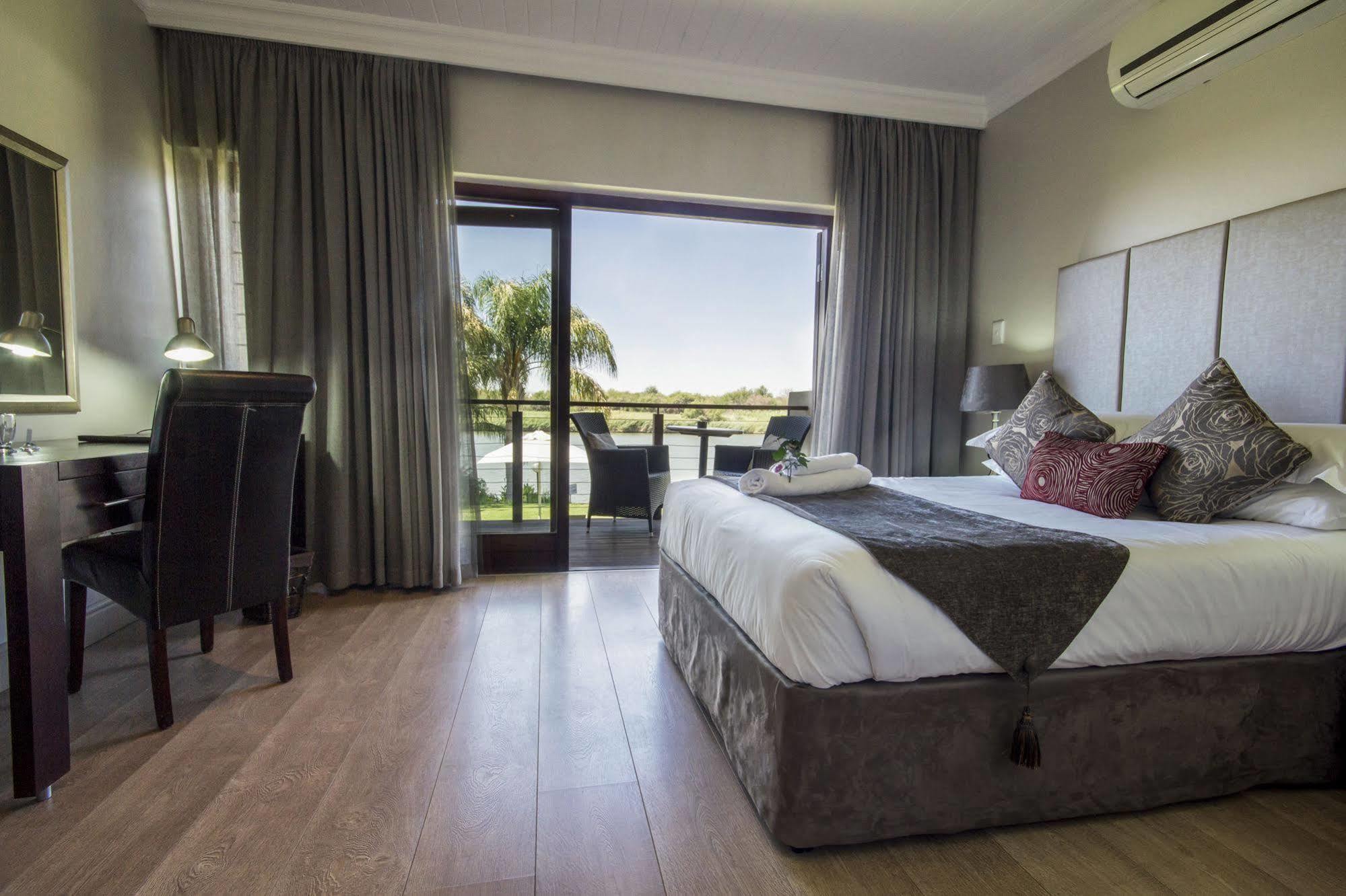 River Place Manor Upington Exteriör bild